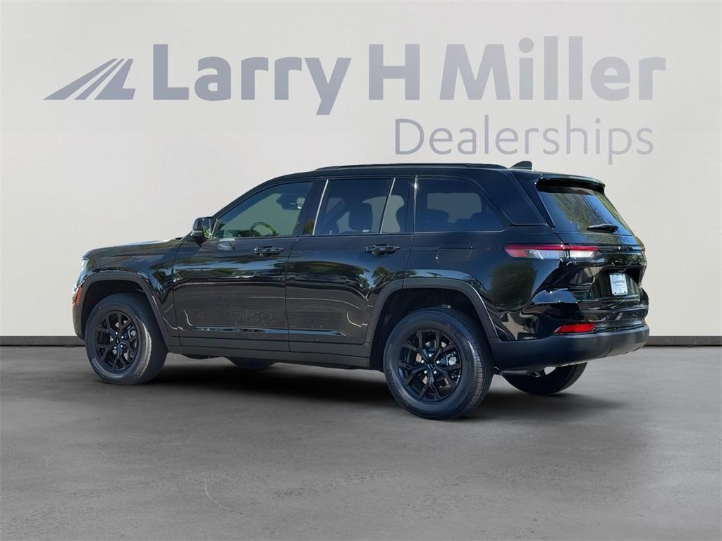 new 2025 Jeep Grand Cherokee car, priced at $41,072