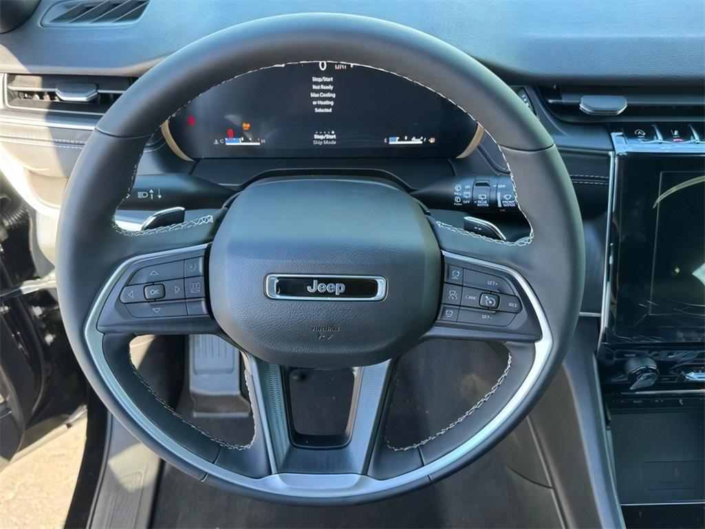 new 2025 Jeep Grand Cherokee car, priced at $41,072