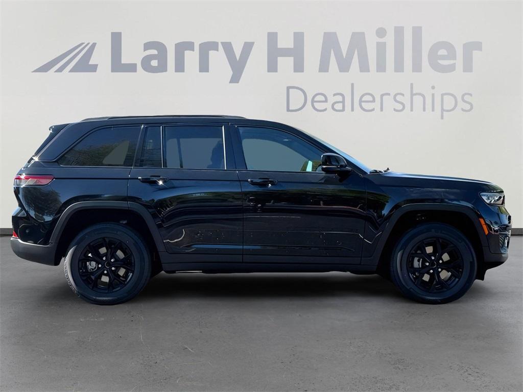 new 2025 Jeep Grand Cherokee car, priced at $41,072