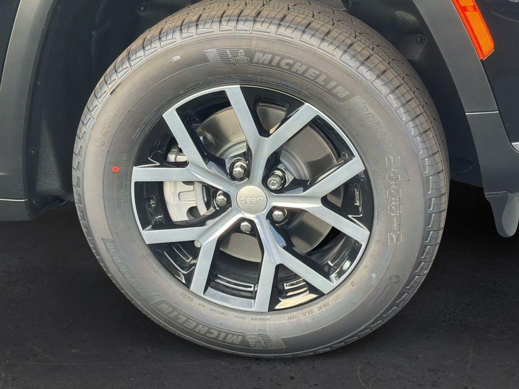 new 2025 Jeep Grand Cherokee L car, priced at $43,837