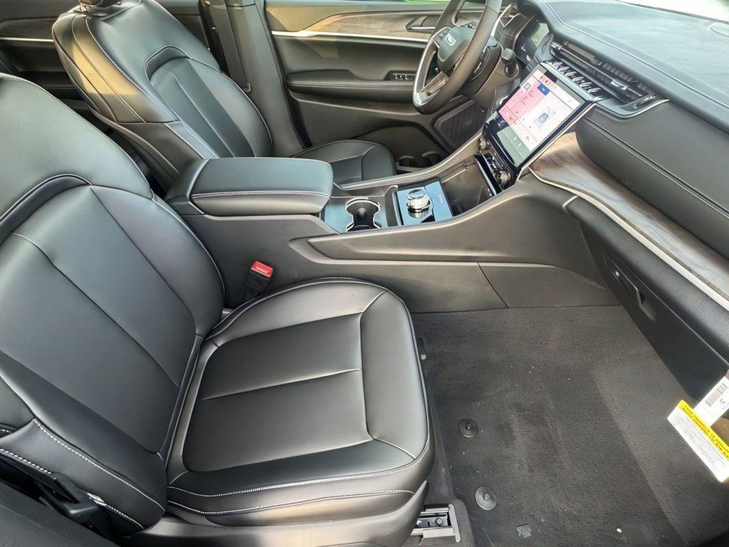 new 2025 Jeep Grand Cherokee L car, priced at $43,837