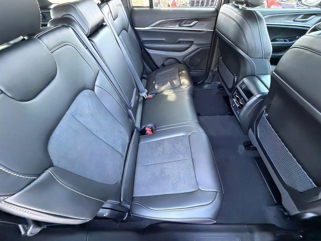 new 2026 Jeep Grand Cherokee car, priced at $46,241