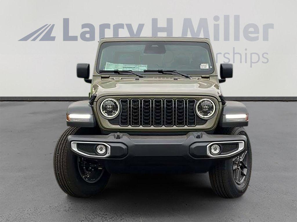 new 2026 Jeep Gladiator car, priced at $39,997
