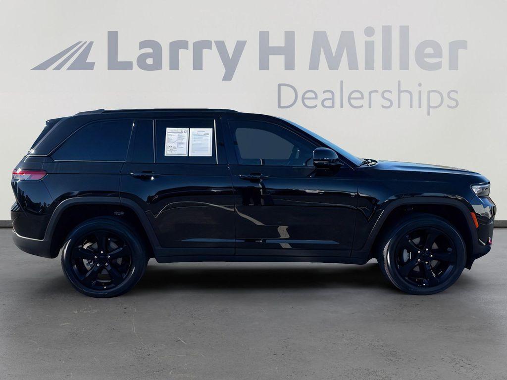used 2022 Jeep Grand Cherokee car, priced at $26,000