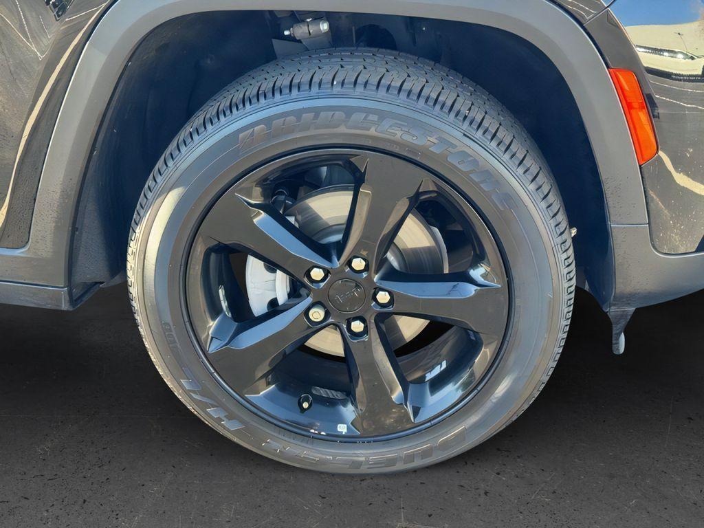 used 2022 Jeep Grand Cherokee car, priced at $26,000