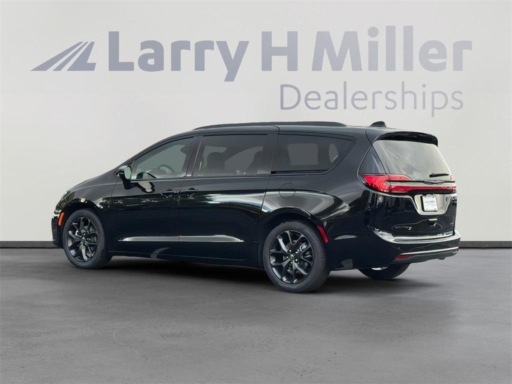 new 2026 Chrysler Pacifica car, priced at $52,917
