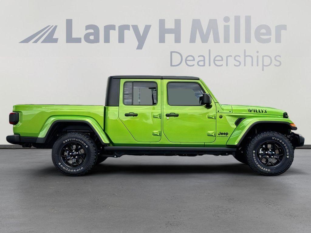 new 2025 Jeep Gladiator car, priced at $41,082