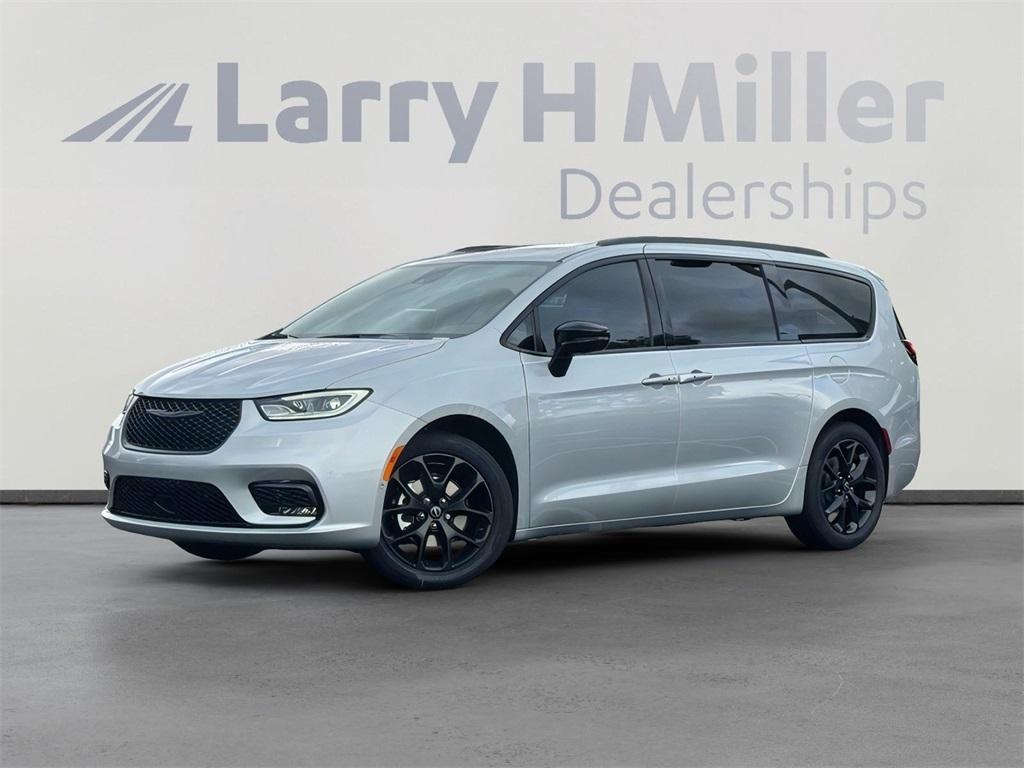 new 2026 Chrysler Pacifica car, priced at $51,367