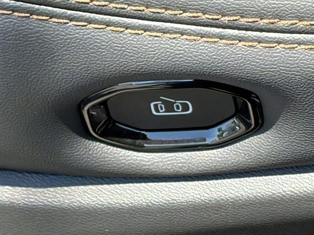 new 2026 Jeep Cherokee car, priced at $45,271