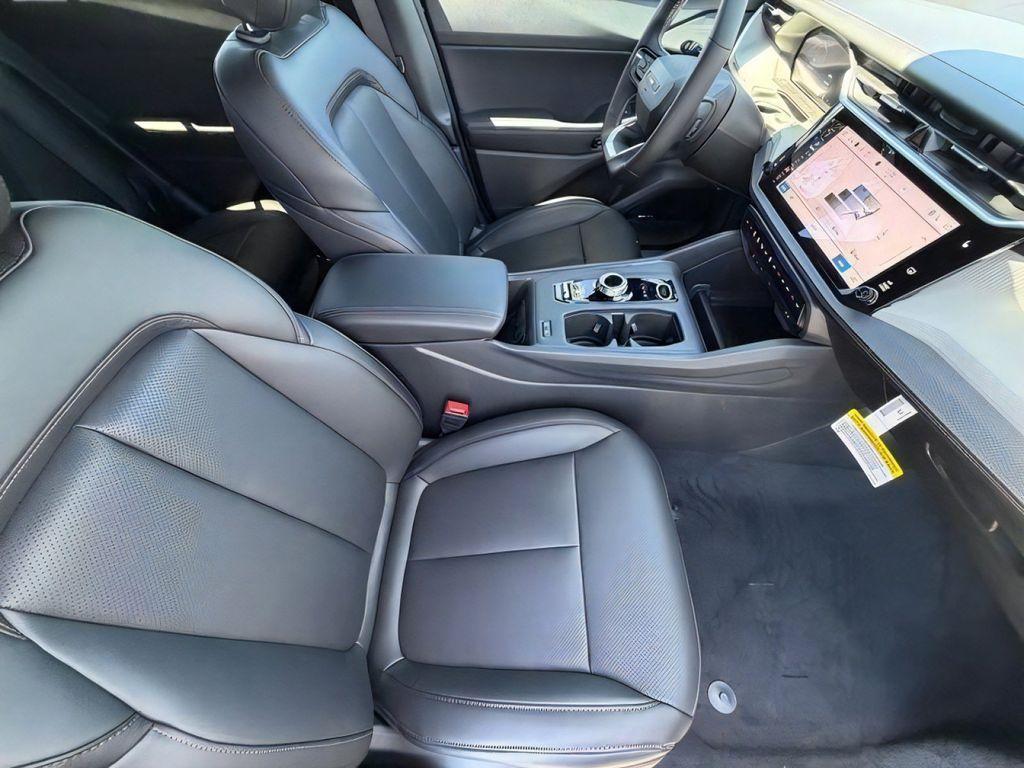new 2026 Jeep Cherokee car, priced at $45,271