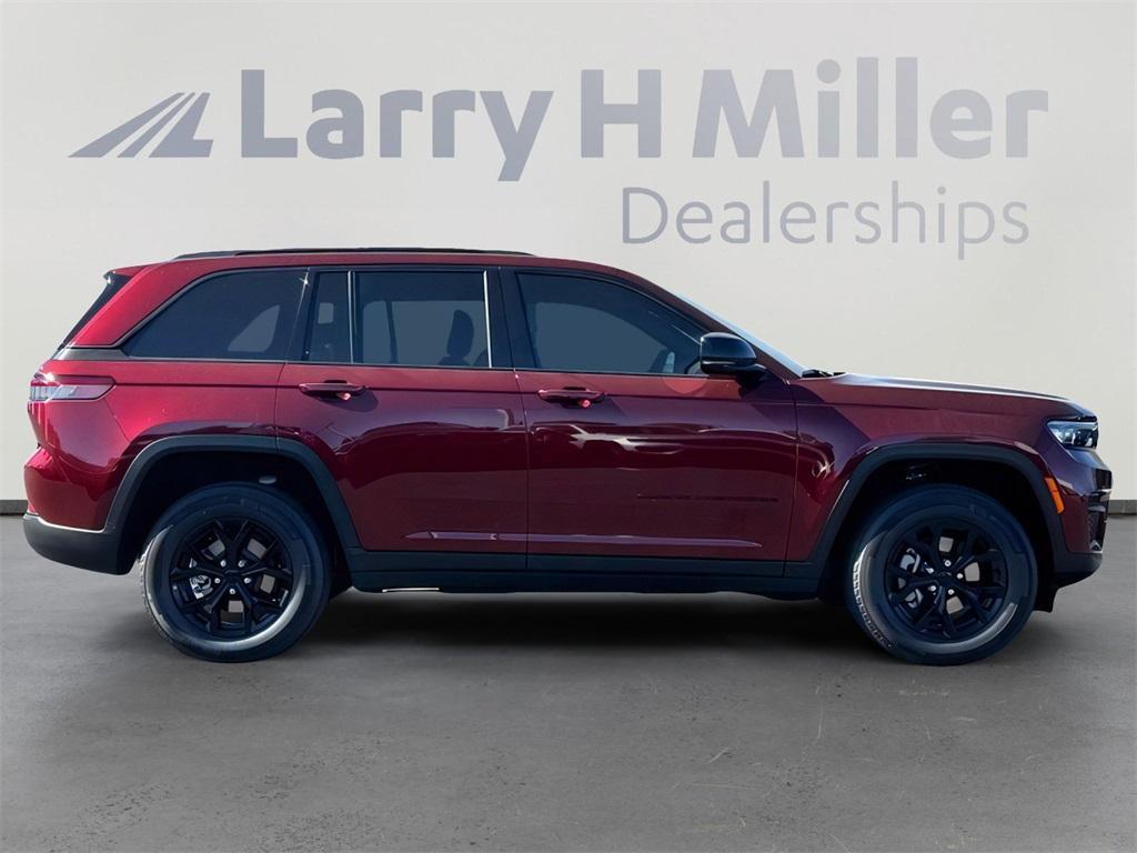 new 2025 Jeep Grand Cherokee car, priced at $39,072