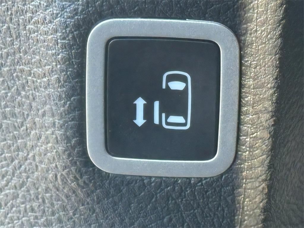 new 2026 Chrysler Pacifica car, priced at $38,987