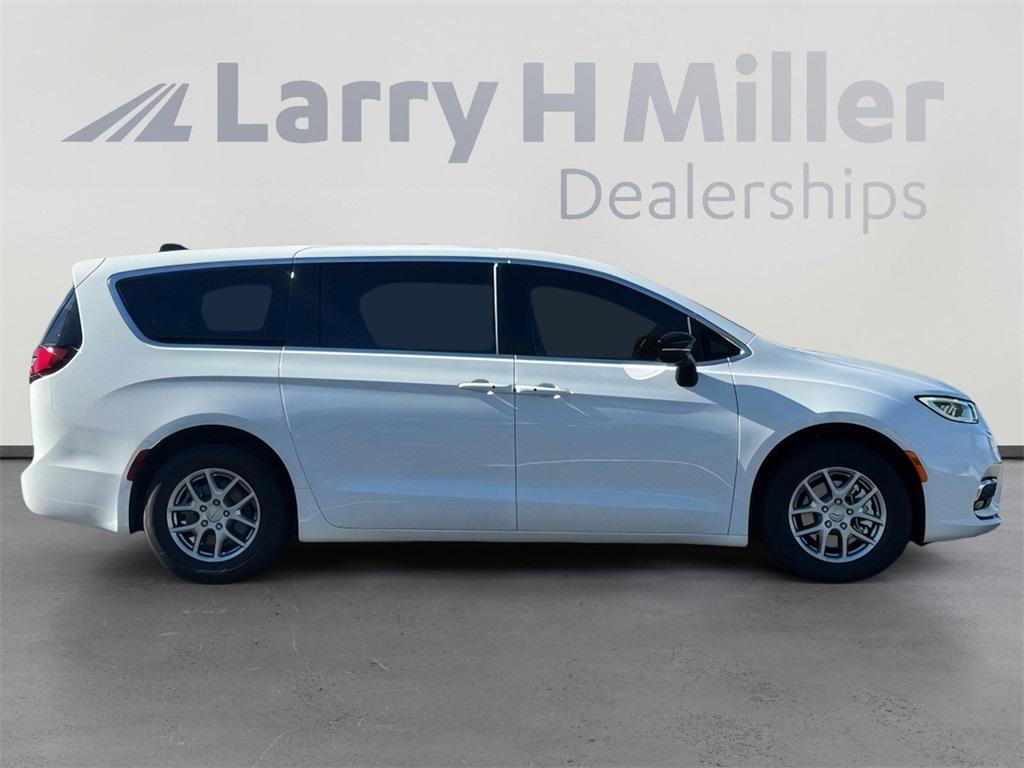 new 2026 Chrysler Pacifica car, priced at $38,987