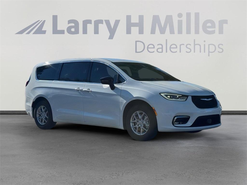 new 2026 Chrysler Pacifica car, priced at $38,987