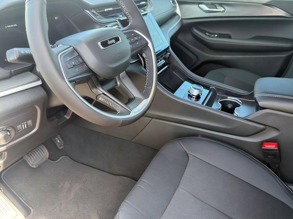 new 2026 Jeep Grand Cherokee car, priced at $38,891