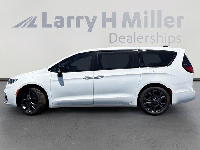 new 2026 Chrysler Pacifica car, priced at $41,761