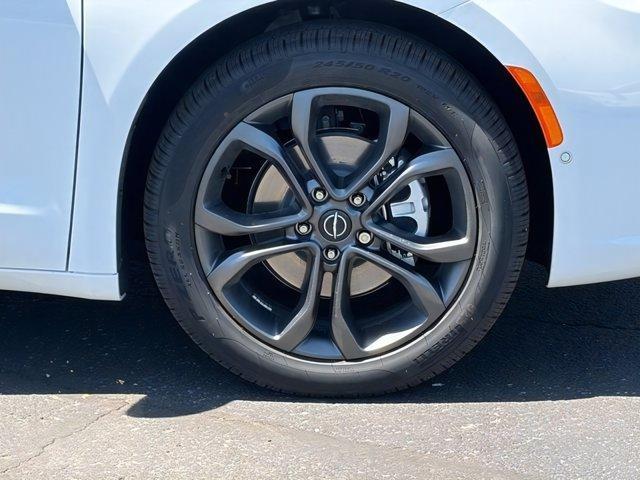 new 2026 Chrysler Pacifica car, priced at $41,761