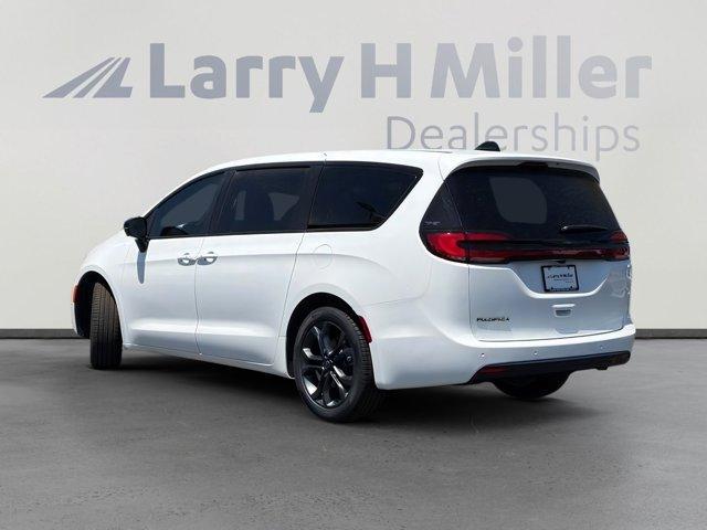 new 2026 Chrysler Pacifica car, priced at $41,761