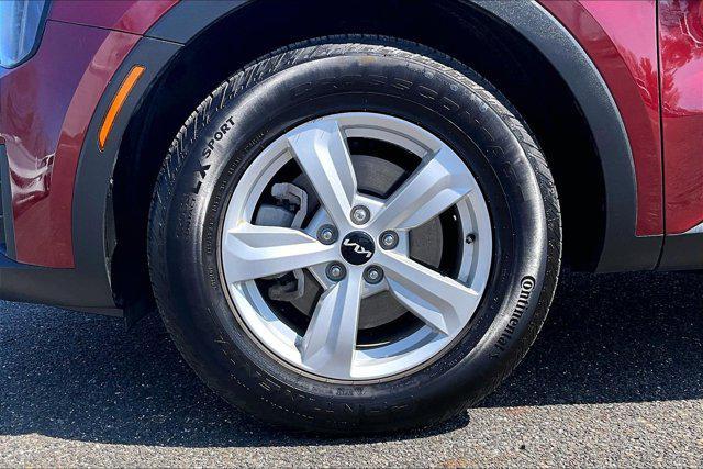 used 2025 Kia Sorento car, priced at $27,998