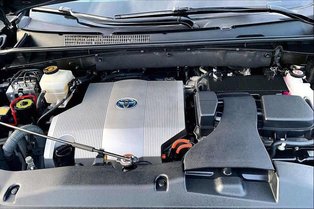 used 2019 Toyota Highlander Hybrid car, priced at $28,687