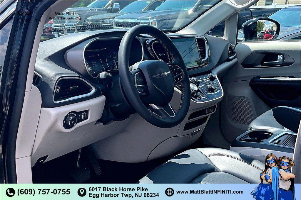 used 2024 Chrysler Pacifica car, priced at $24,687