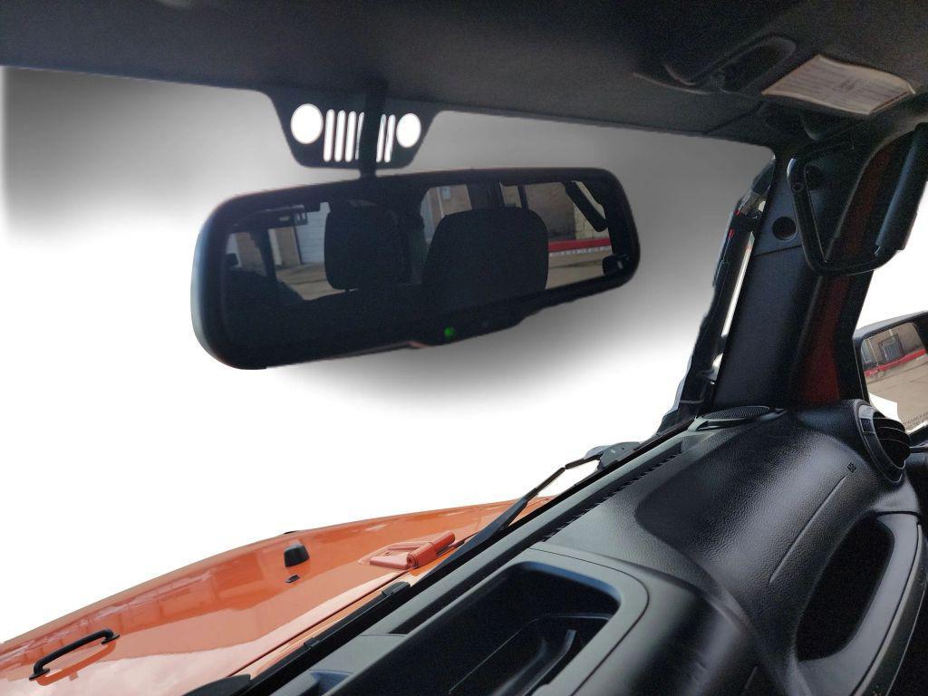used 2015 Jeep Wrangler Unlimited car, priced at $20,495