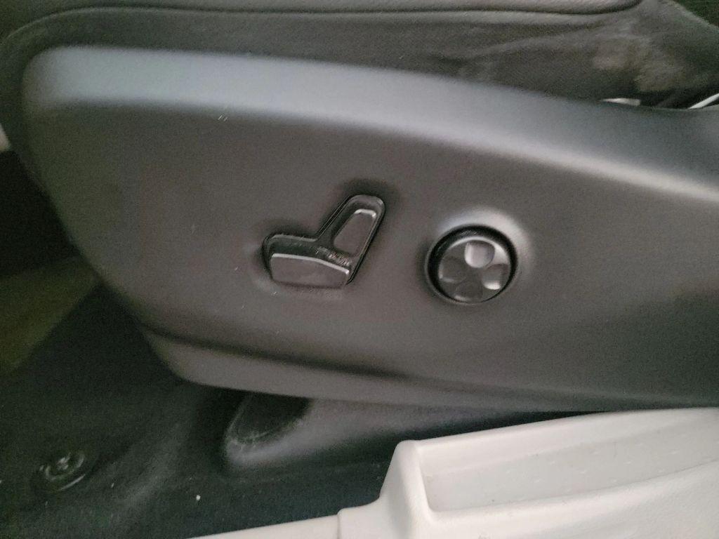 used 2019 Chrysler Pacifica car, priced at $13,995