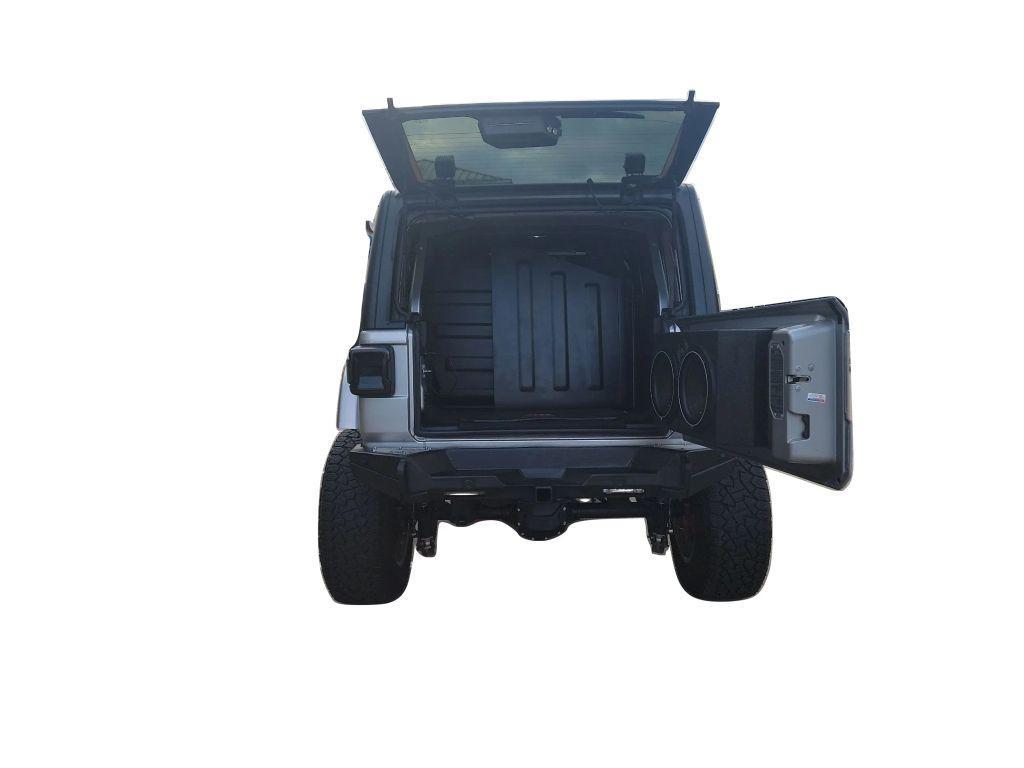 used 2018 Jeep Wrangler Unlimited car, priced at $29,495