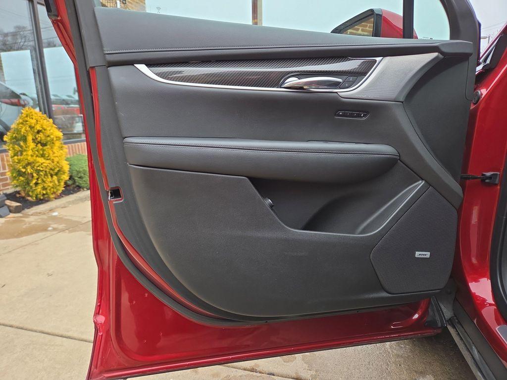 used 2021 Cadillac XT6 car, priced at $28,500