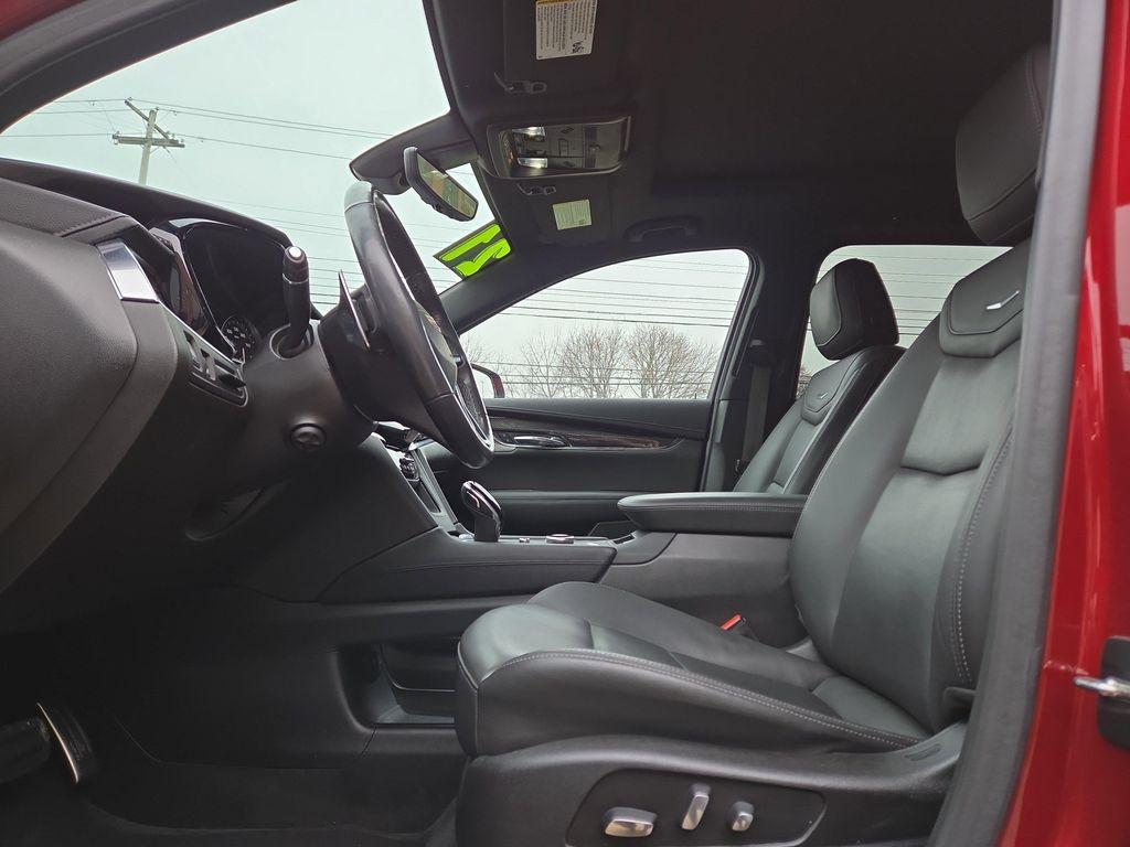 used 2021 Cadillac XT6 car, priced at $28,500