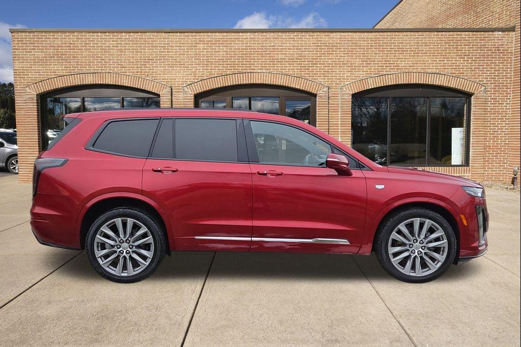 used 2021 Cadillac XT6 car, priced at $28,500