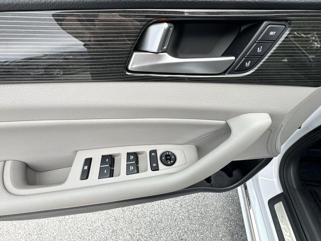 used 2019 Hyundai Sonata Hybrid car, priced at $18,901