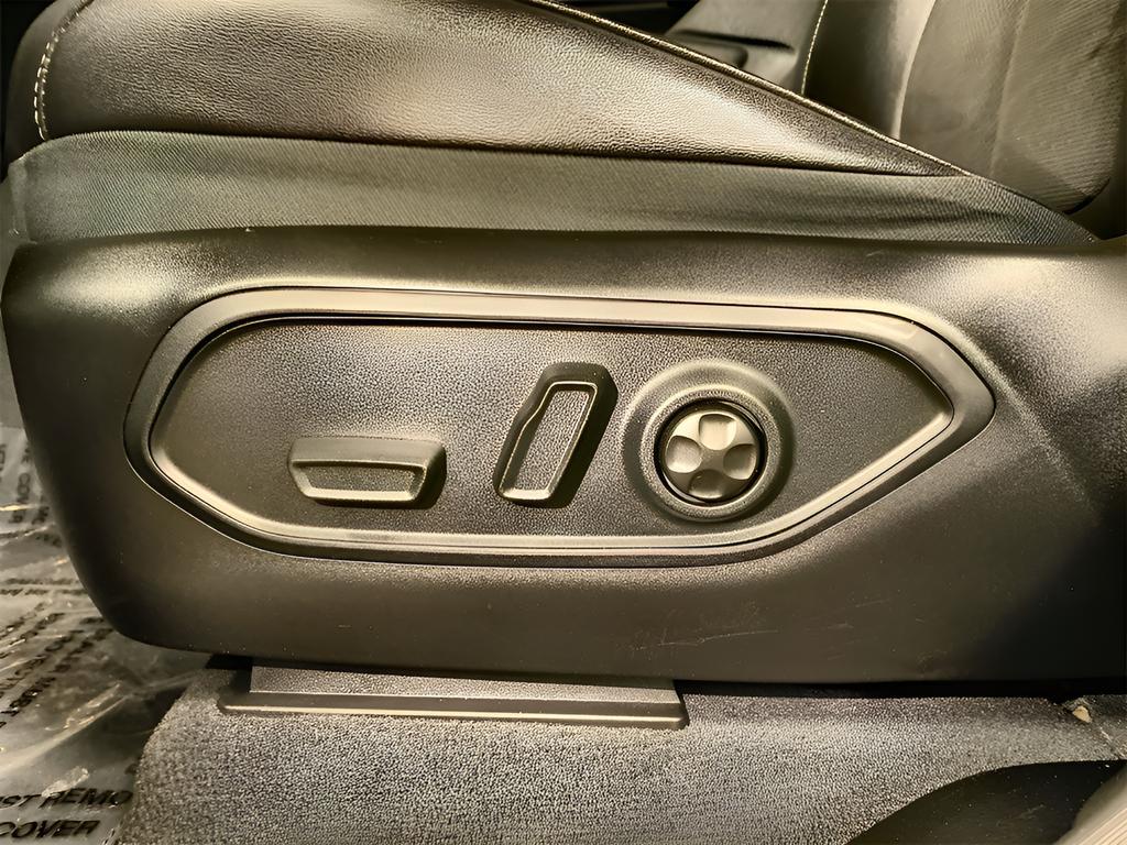 used 2024 Jeep Grand Cherokee car, priced at $31,995