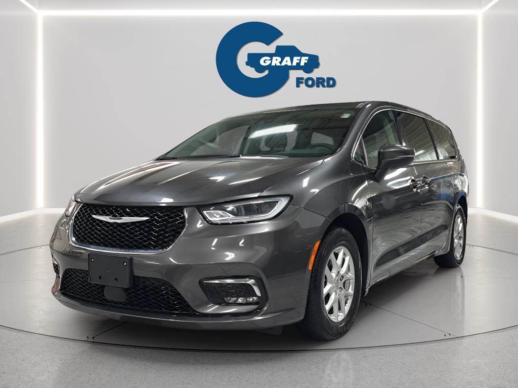 used 2023 Chrysler Pacifica car, priced at $23,999