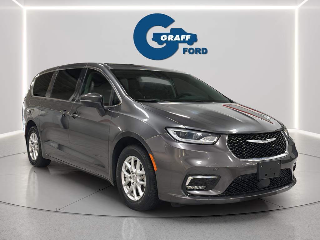 used 2023 Chrysler Pacifica car, priced at $23,999