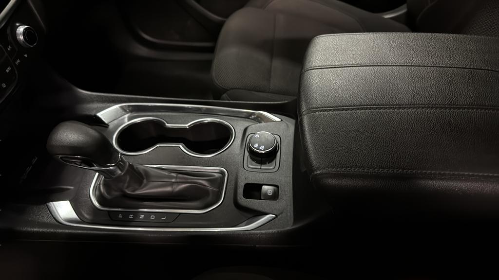 used 2023 Chevrolet Traverse car, priced at $30,025
