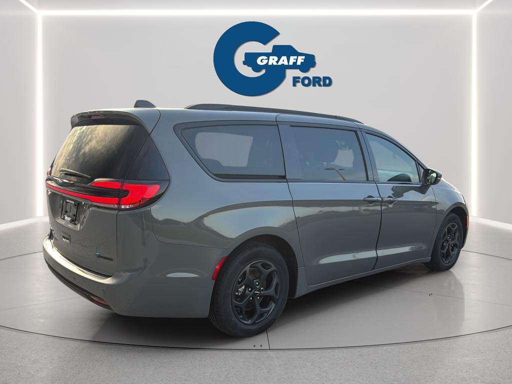 used 2021 Chrysler Pacifica Hybrid car, priced at $22,899