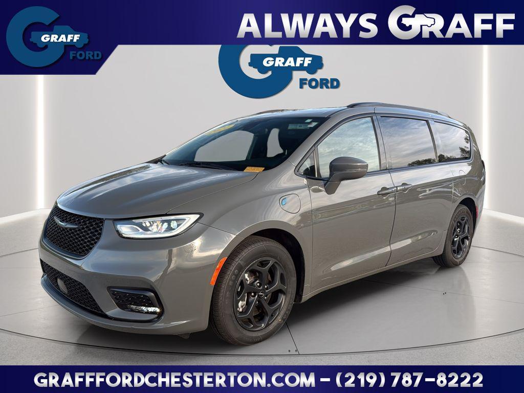 used 2021 Chrysler Pacifica Hybrid car, priced at $23,799