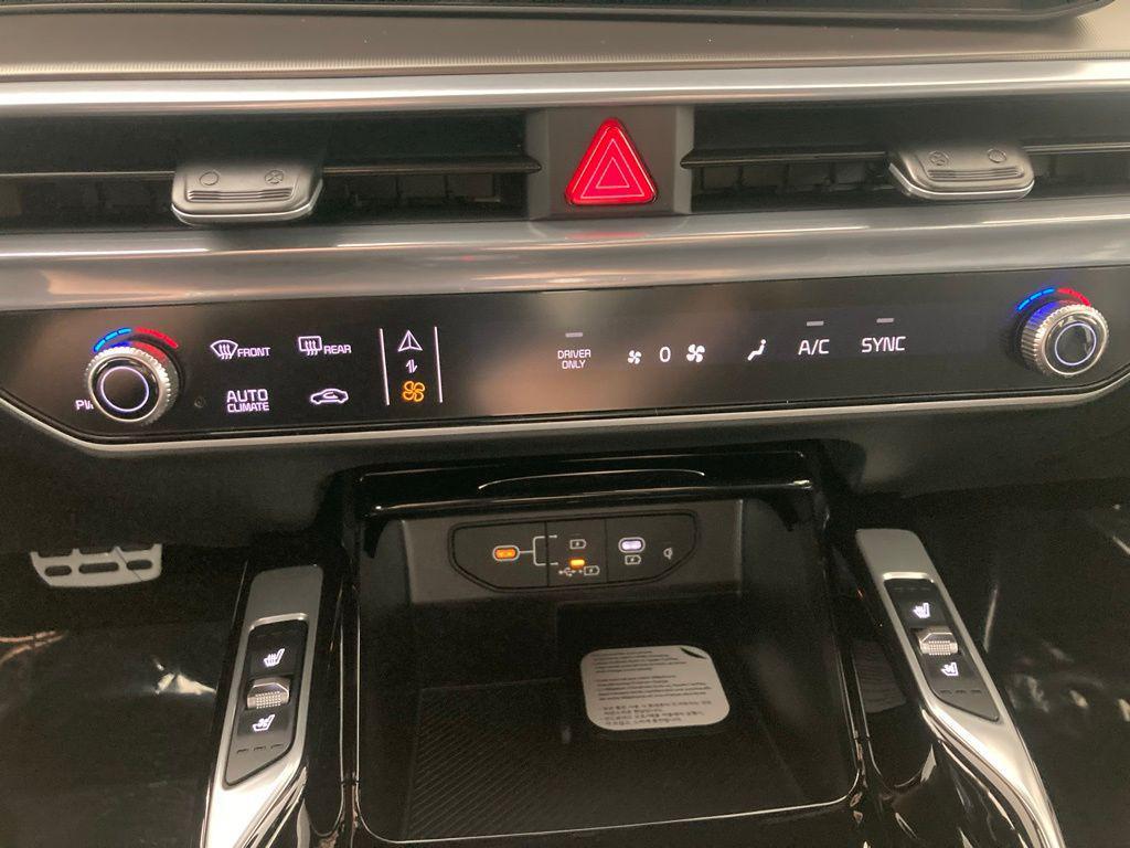 new 2026 Kia Sorento Hybrid car, priced at $44,525