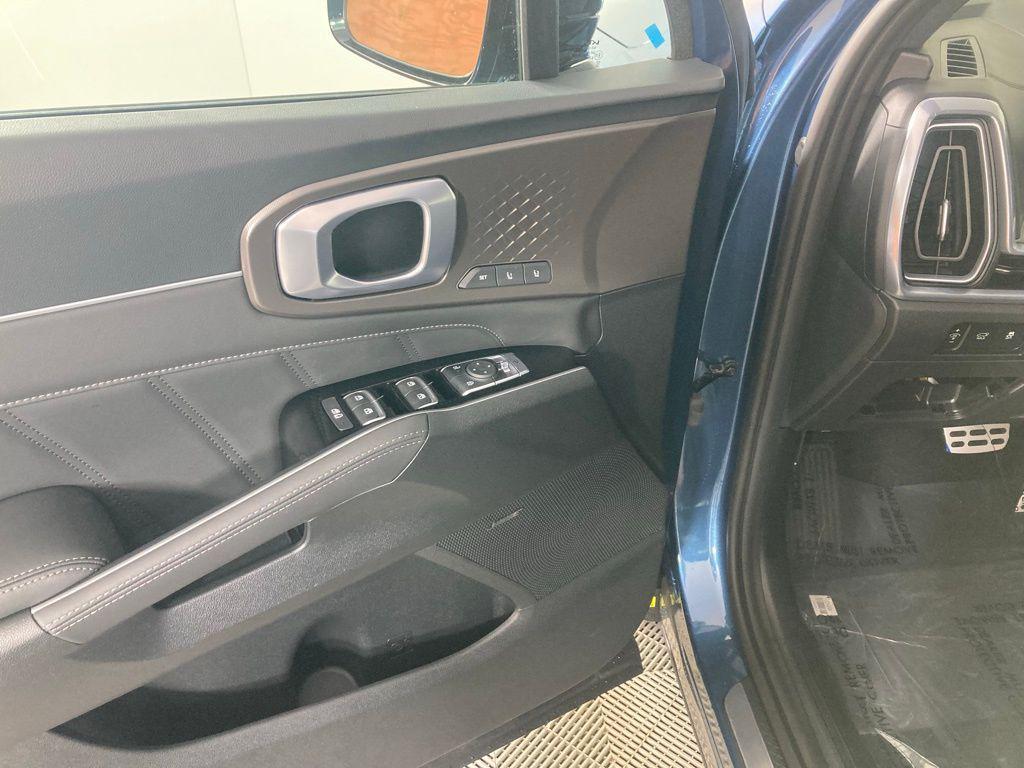 new 2026 Kia Sorento Hybrid car, priced at $44,525