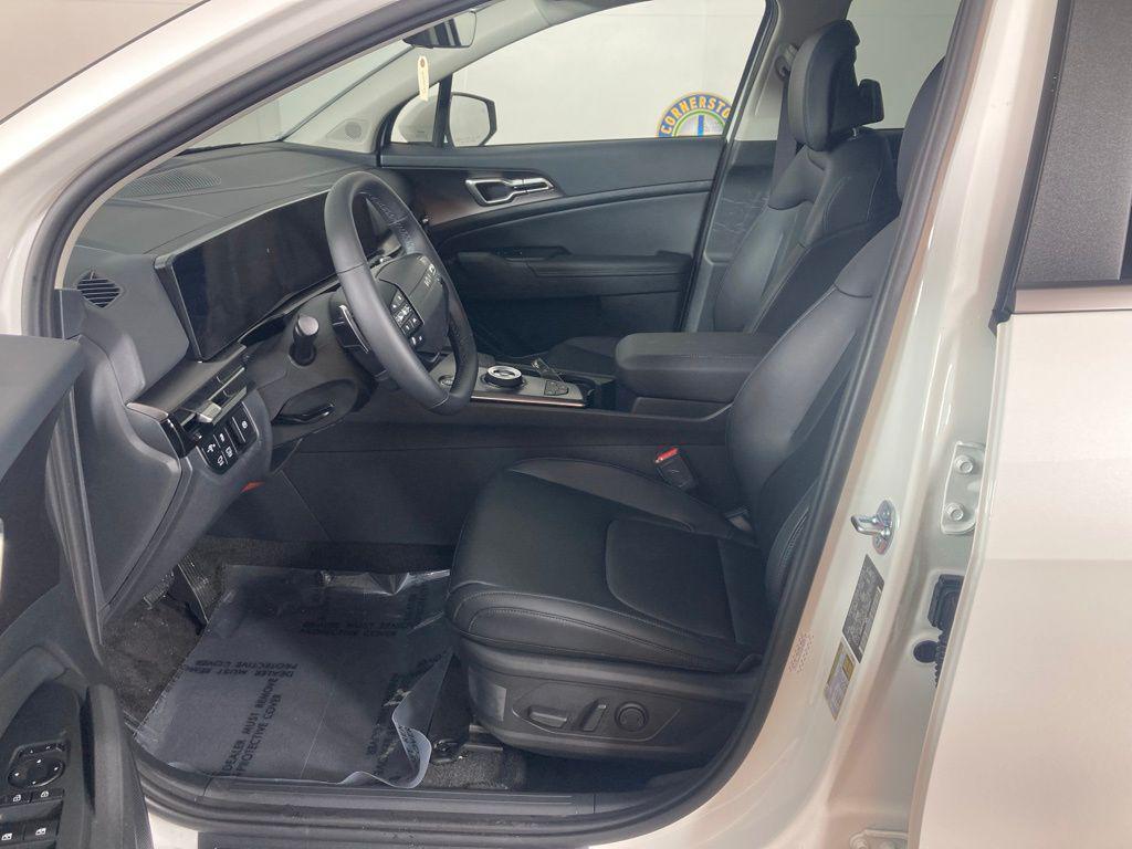 new 2026 Kia Sportage Hybrid car, priced at $34,105