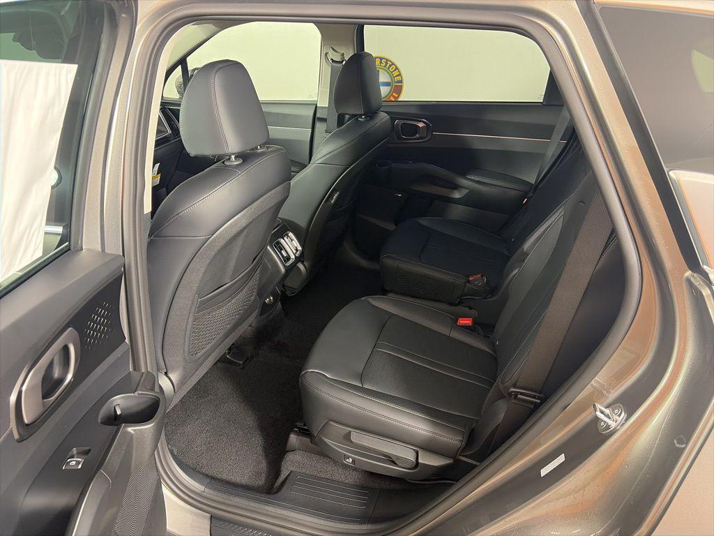 new 2026 Kia Sorento Hybrid car, priced at $40,150