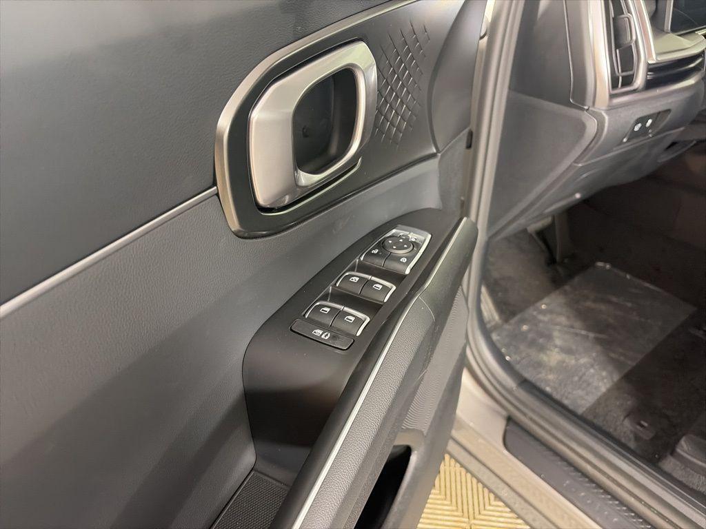 new 2026 Kia Sorento Hybrid car, priced at $40,150