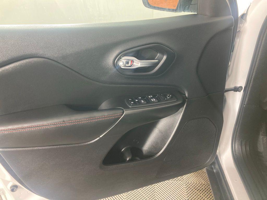 used 2019 Jeep Cherokee car, priced at $17,072