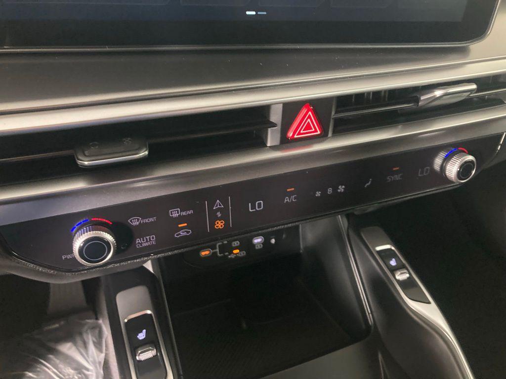 new 2026 Kia Sorento car, priced at $35,075