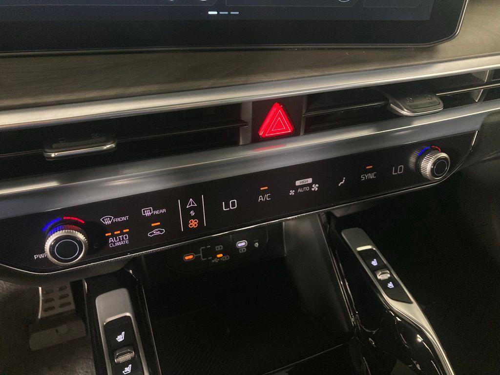 new 2026 Kia Sorento car, priced at $42,800