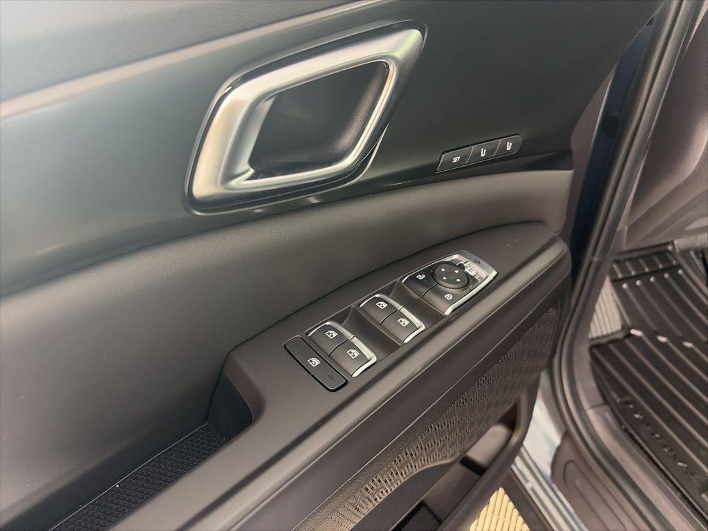 new 2026 Kia Carnival car, priced at $45,295