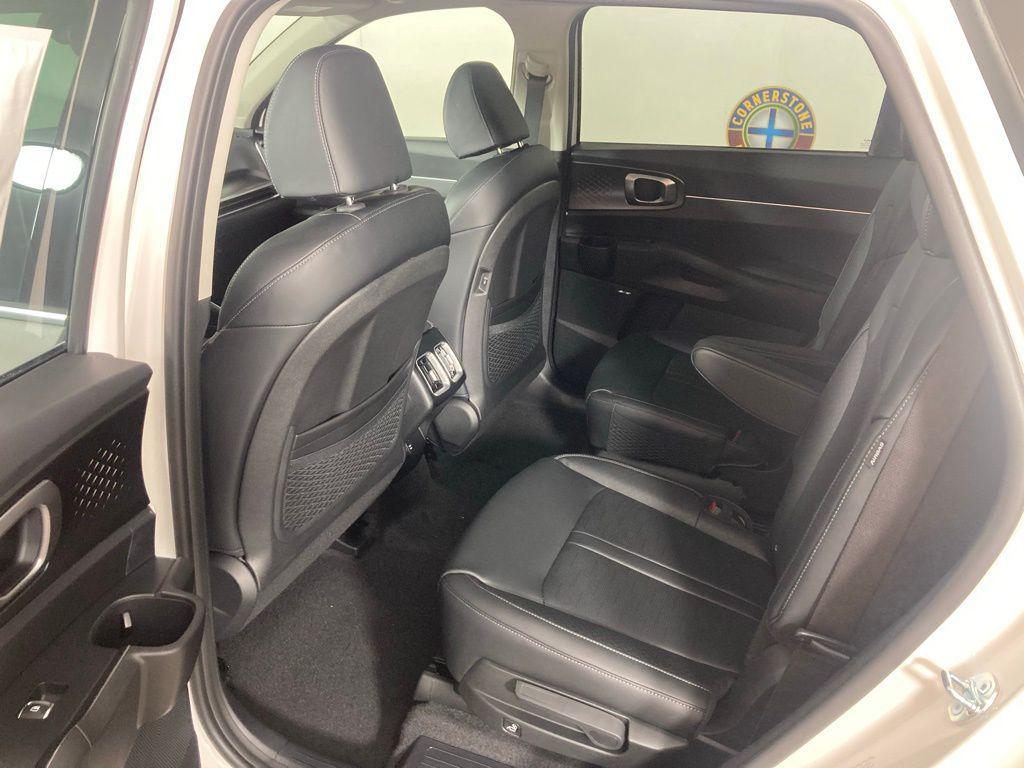new 2026 Kia Sorento Hybrid car, priced at $40,710
