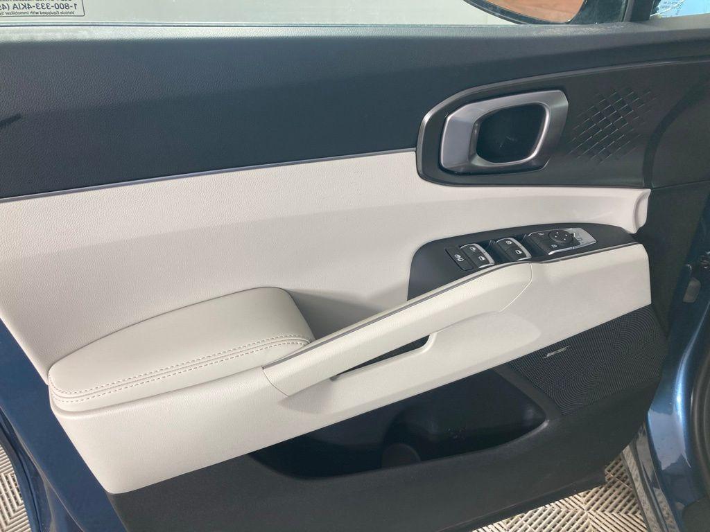 new 2026 Kia Sorento Hybrid car, priced at $40,900