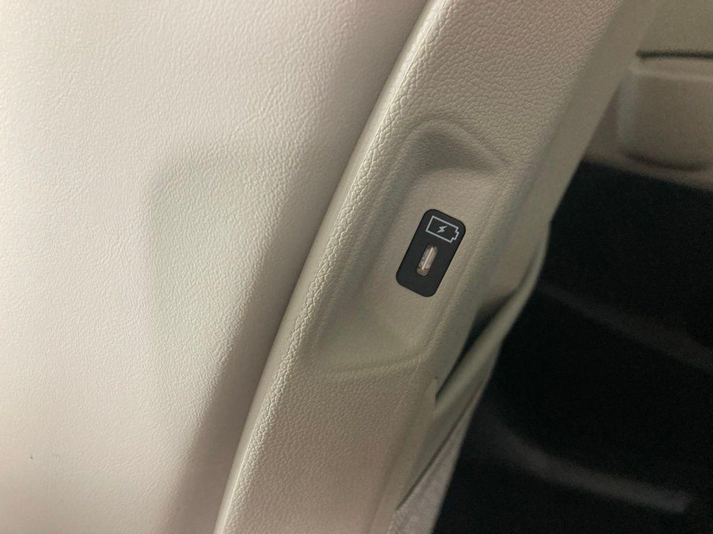 new 2026 Kia Sorento Hybrid car, priced at $40,900